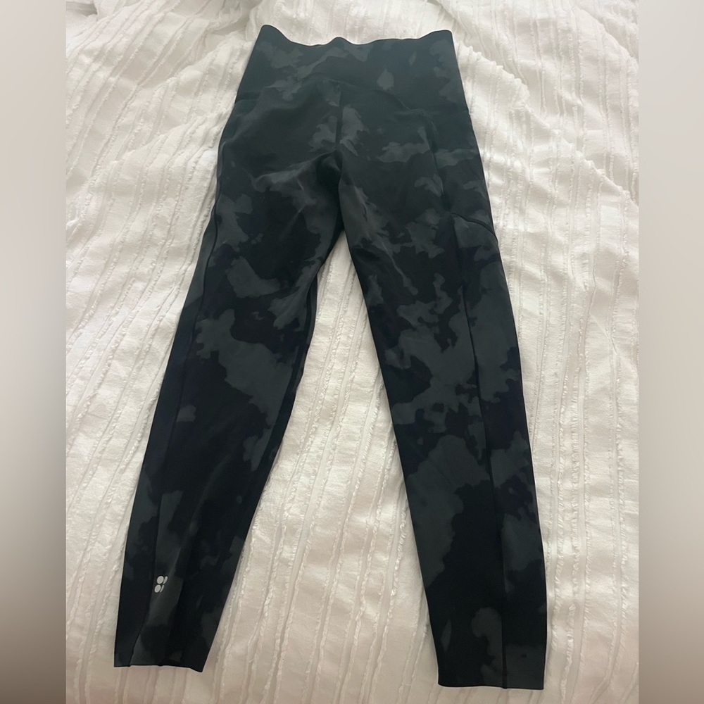weary betty black camo leggings size 6